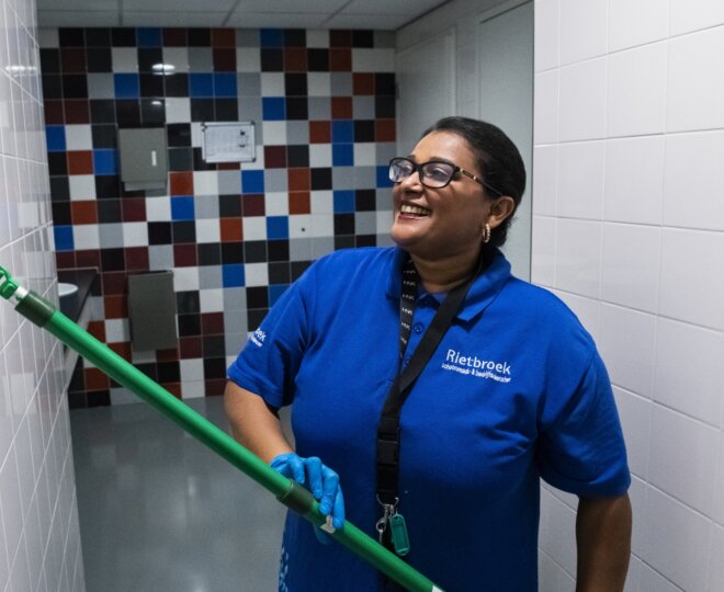 Schoonmaker Rietbroek Schoonmaakbedrijf Den Haag